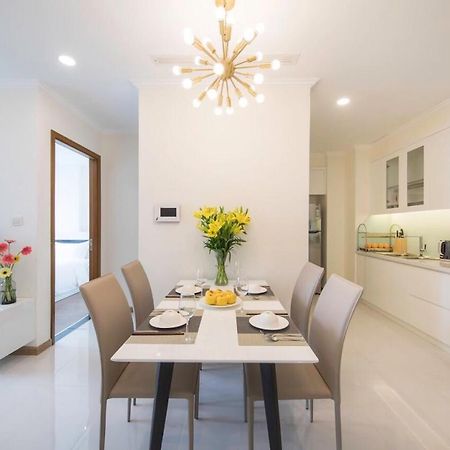 Homes By Christine - Vinhomes Central Park Хошимин Екстериор снимка