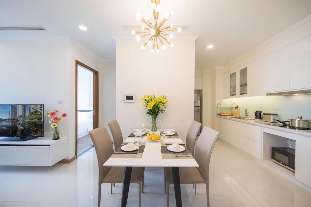Homes By Christine - Vinhomes Central Park Хошимин Екстериор снимка