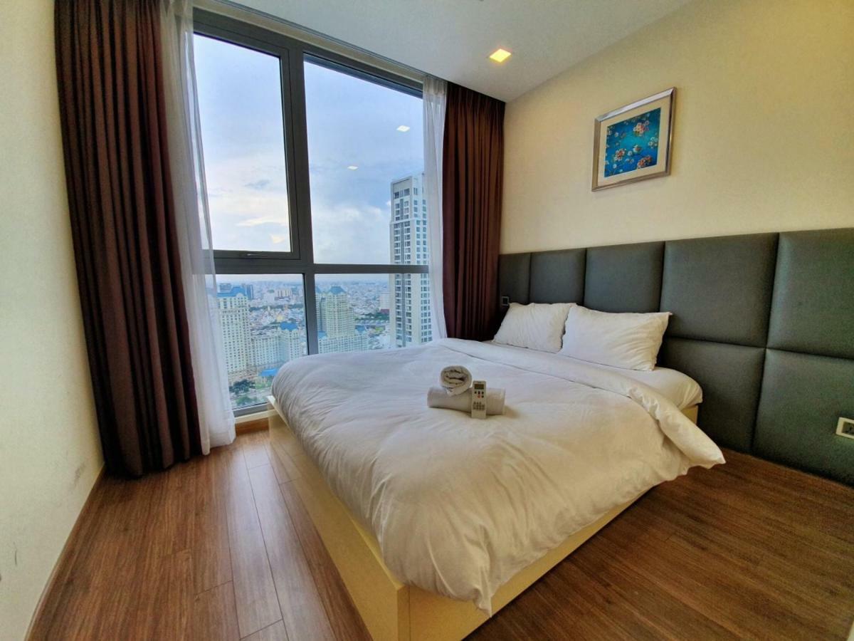 Homes By Christine - Vinhomes Central Park Хошимин Екстериор снимка