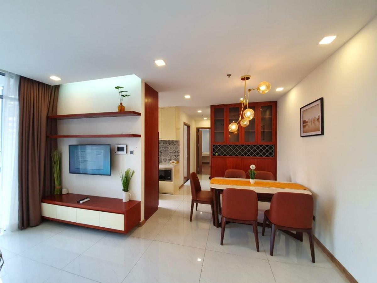 Homes By Christine - Vinhomes Central Park Хошимин Екстериор снимка