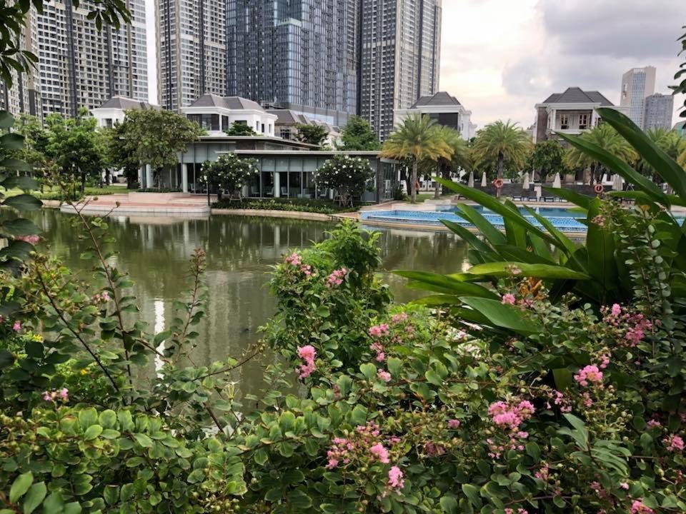 Homes By Christine - Vinhomes Central Park Хошимин Екстериор снимка