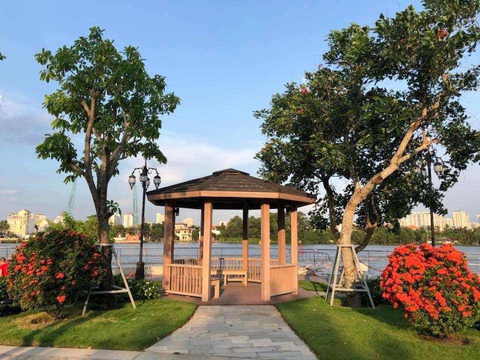 Homes By Christine - Vinhomes Central Park Хошимин Екстериор снимка